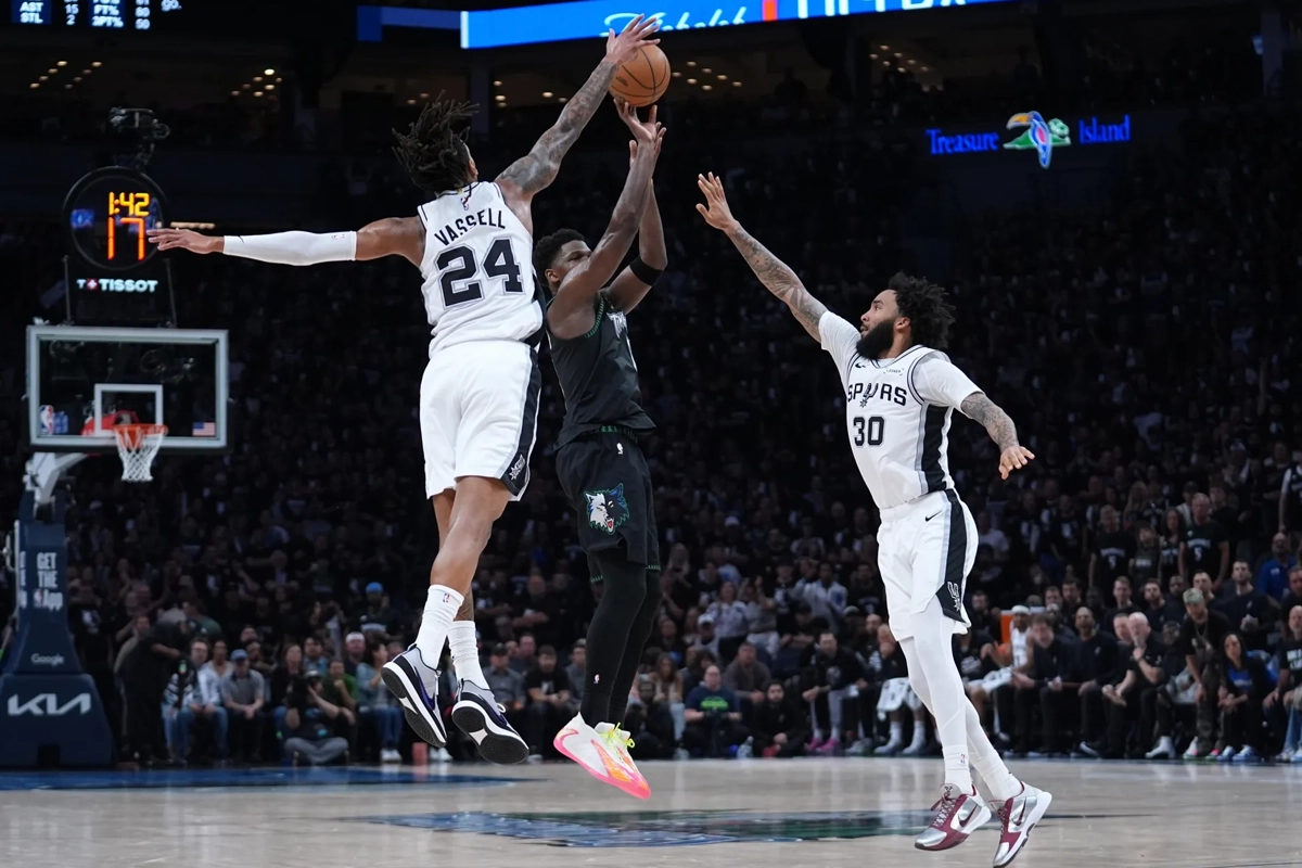 Spurs Backcourt Dominates Game 6 to Reach West Finals 6 Spurs backcourt Castle Fox Harper Game 6 win over Timberwolves 2026 playoffs