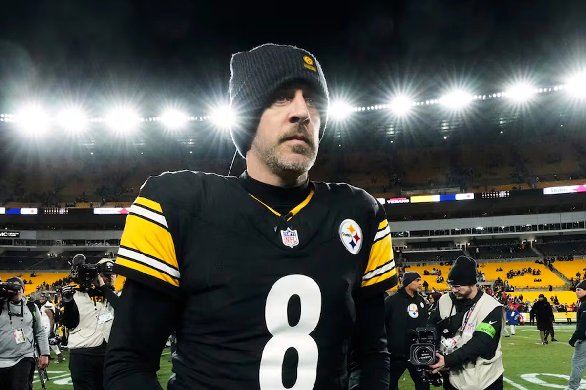 Aaron Rodgers Steelers 2026: Bold Predictions and Full Breakdown 2 Aaron Rodgers Steelers 2026 quarterback in Pittsburgh Steelers number 8 jersey walking off the field at Acrisure Stadium